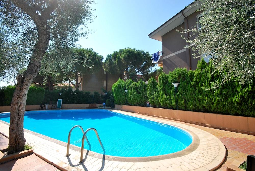 Residence Orchidea Diano Marina Buitenkant foto