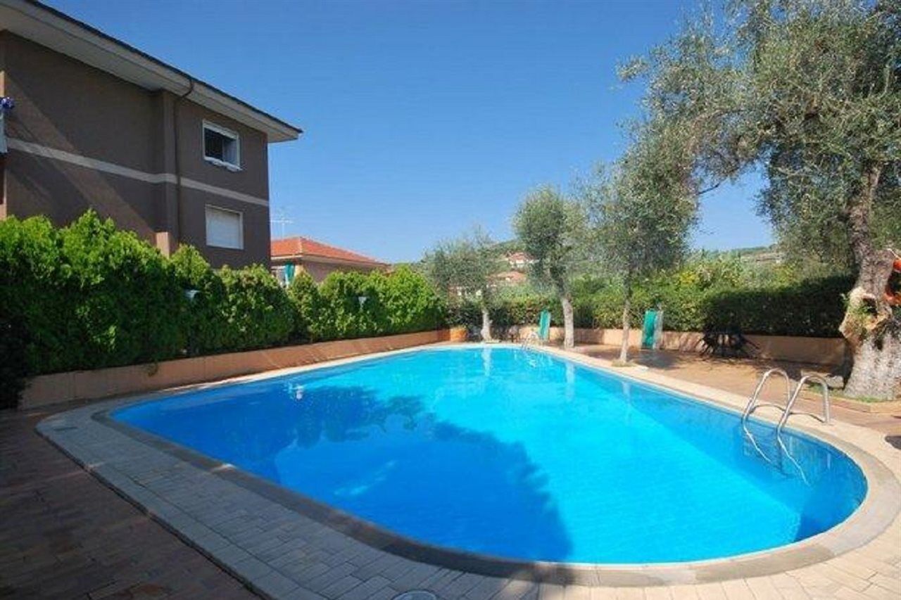 Residence Orchidea Diano Marina Buitenkant foto